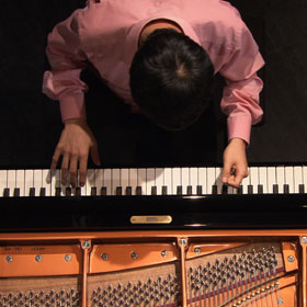 Hyeonjun Jo plays Messiaen