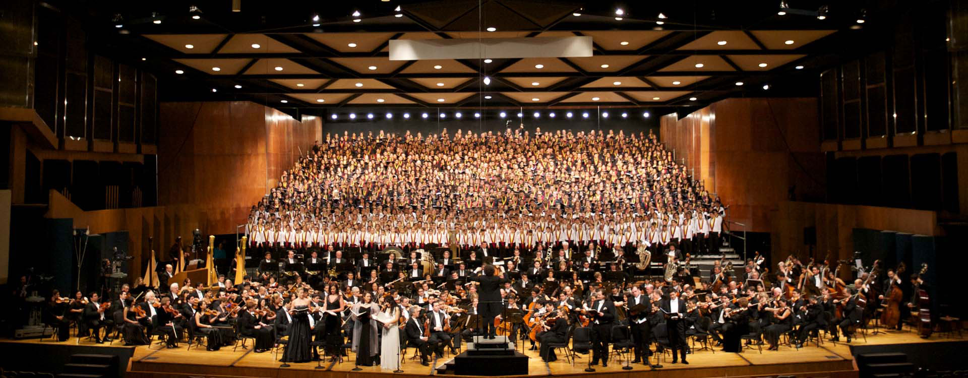 LA Phil Live from Caracas: Symphony for a Thousand